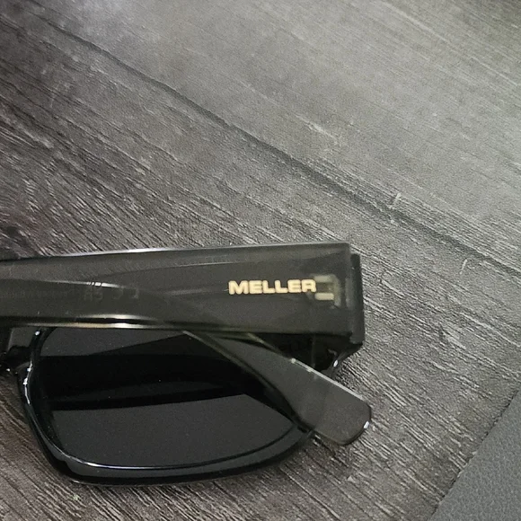 Meller Stylish Rectangular Sunglasses - Picture 2 of 4